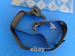 Mercedes Benz W126 seat belt rear bench central 1268605786 420SEL 560SEL