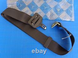 Mercedes Benz W126 seat belt rear bench central 1268605786 420SEL 560SEL