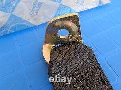 Mercedes Benz W126 seat belt rear bench central 1268605786 420SEL 560SEL